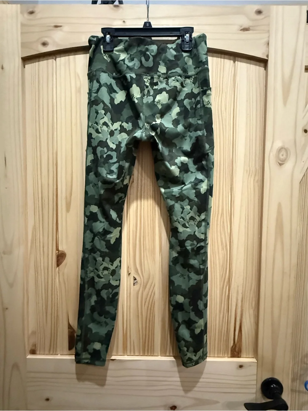 Women's Camo High-Waist Leggings - Green Camouflage, Size Small